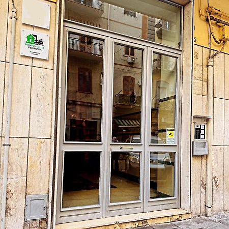 Punto House Ferrovia Hotel Napoli Exterior foto