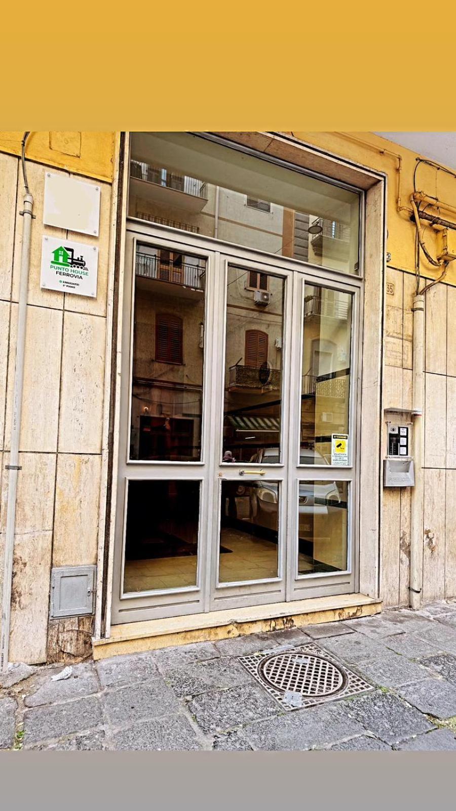 Punto House Ferrovia Hotel Napoli Exterior foto