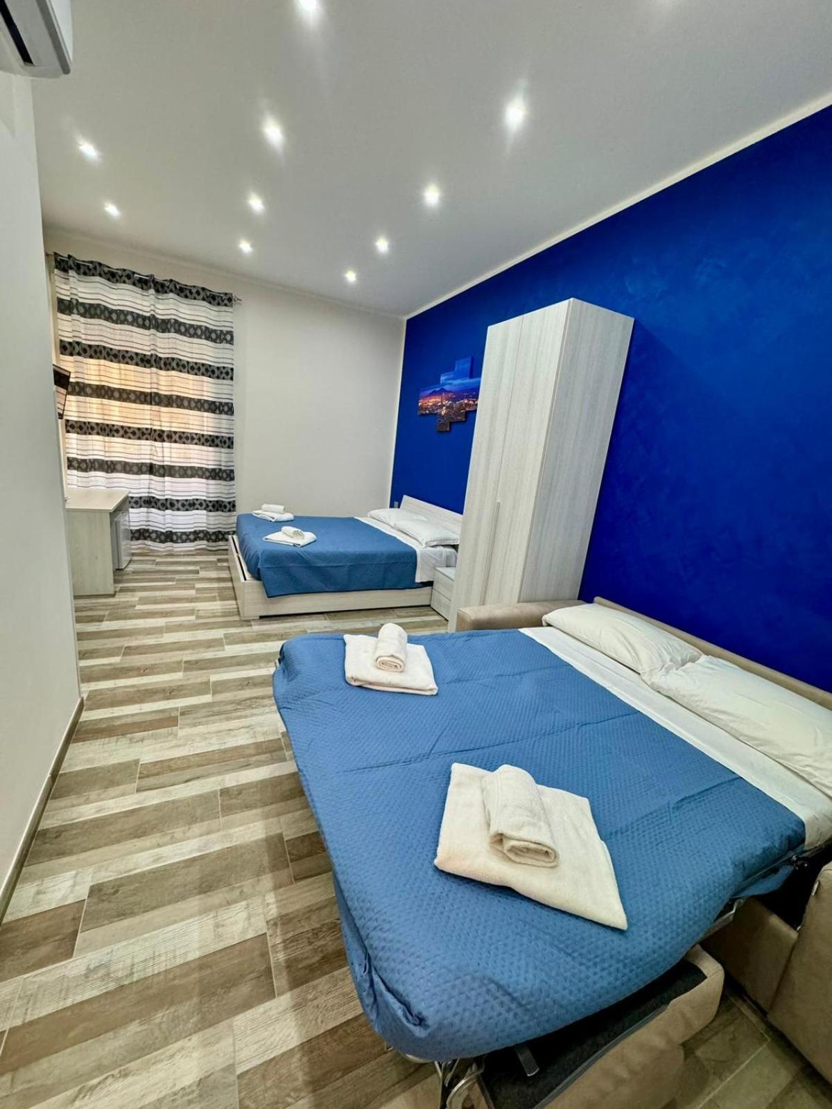 Punto House Ferrovia Hotel Napoli Exterior foto