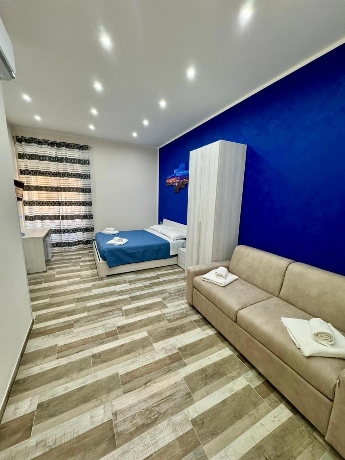 Punto House Ferrovia Hotel Napoli Exterior foto