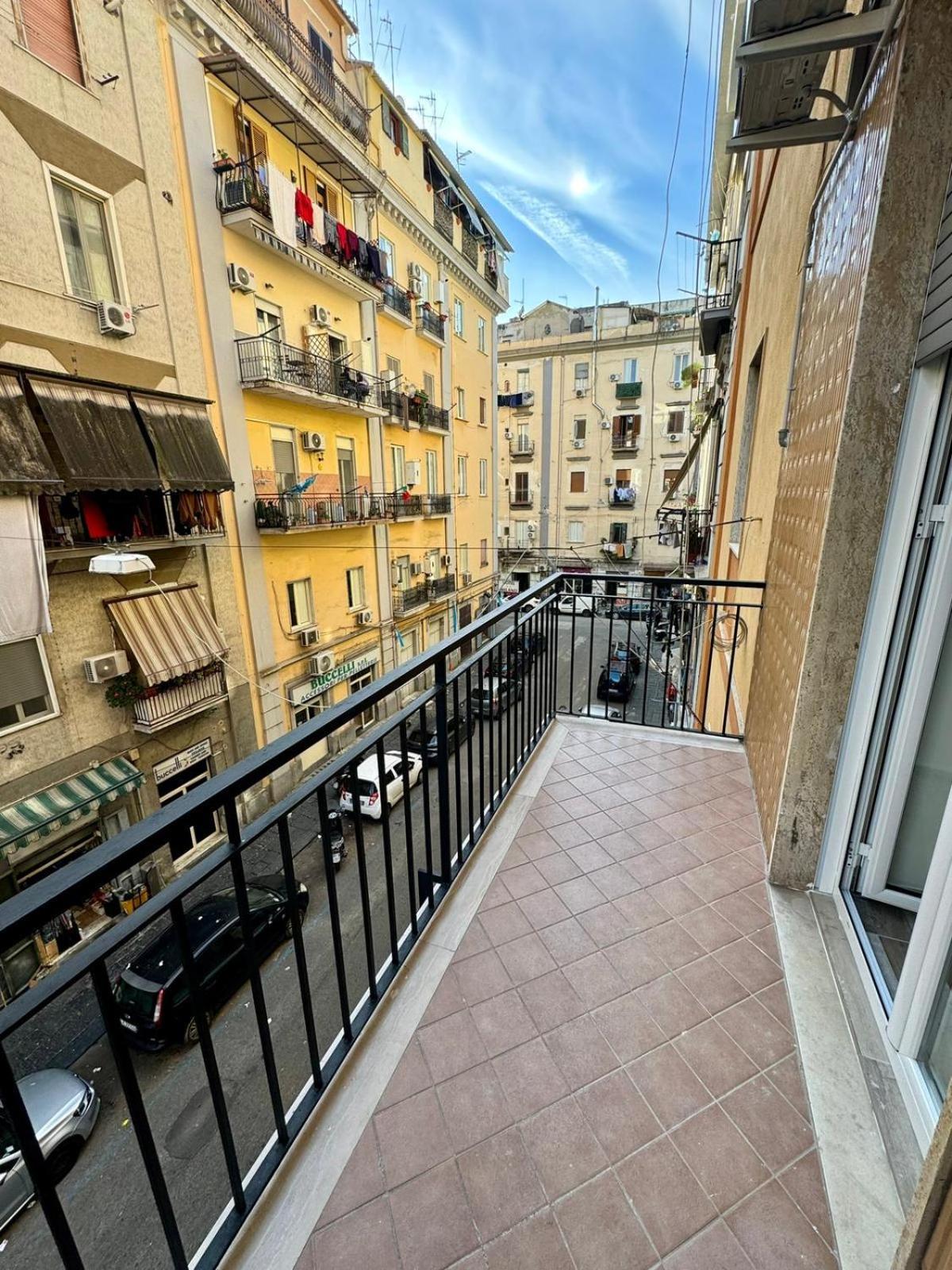 Punto House Ferrovia Hotel Napoli Exterior foto